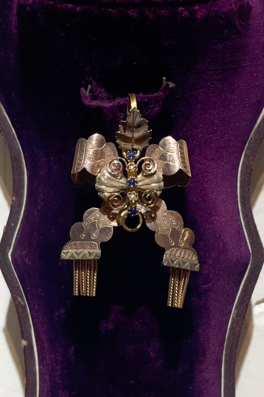 A Jewel Pendant Bow With Tassels, In Low Carat Gold. Neapolitan Area. XIX Century