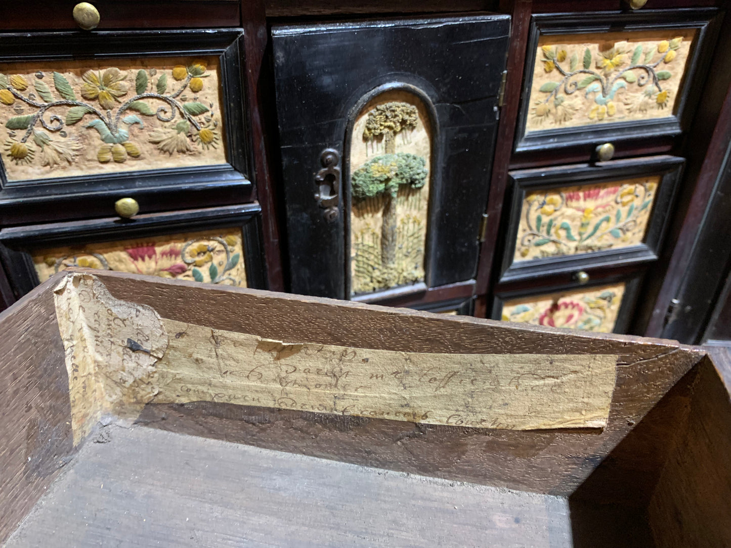 Very rare Collector's Cabinet, Antwerp, 17th century. Embroidered panels.