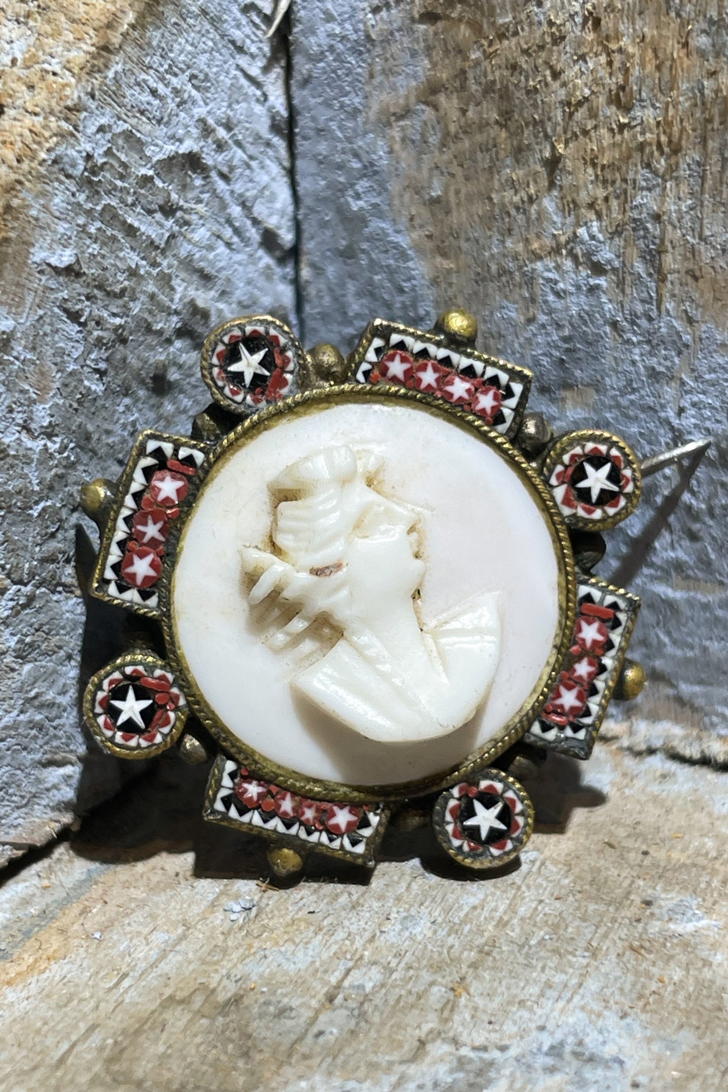 Antique micromosaic cameo brooch. Late XIX century. Florence.
