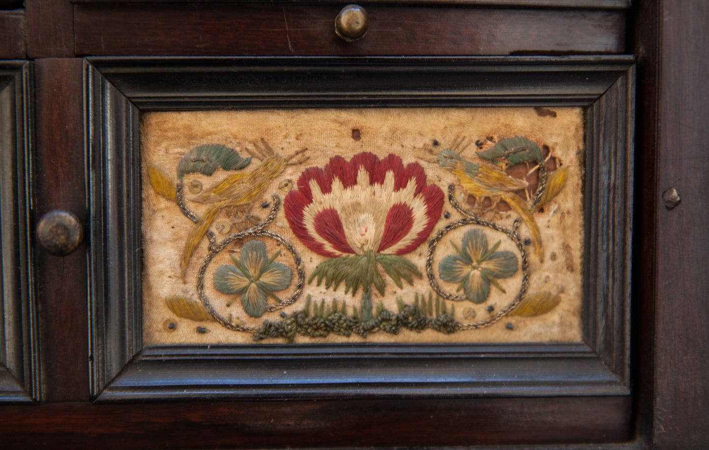 Very rare Collector's Cabinet, Antwerp, 17th century. Embroidered panels.