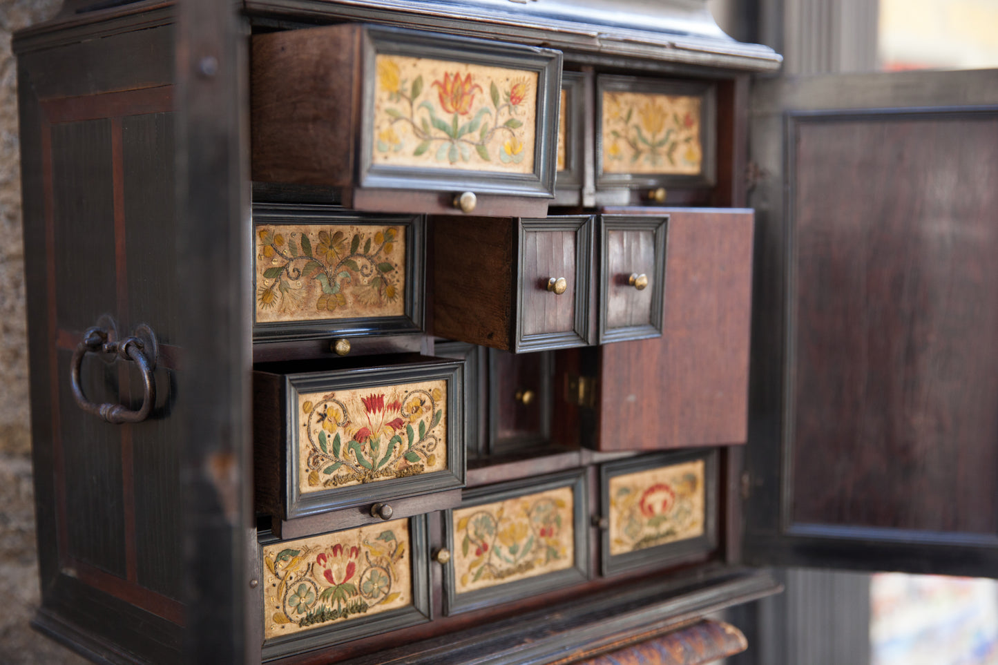 Very rare Collector's Cabinet, Antwerp, 17th century. Embroidered panels.