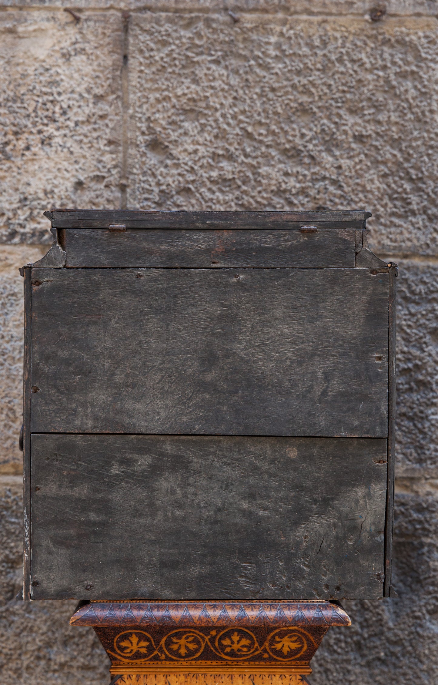 Very rare Collector's Cabinet, Antwerp, 17th century. Embroidered panels.