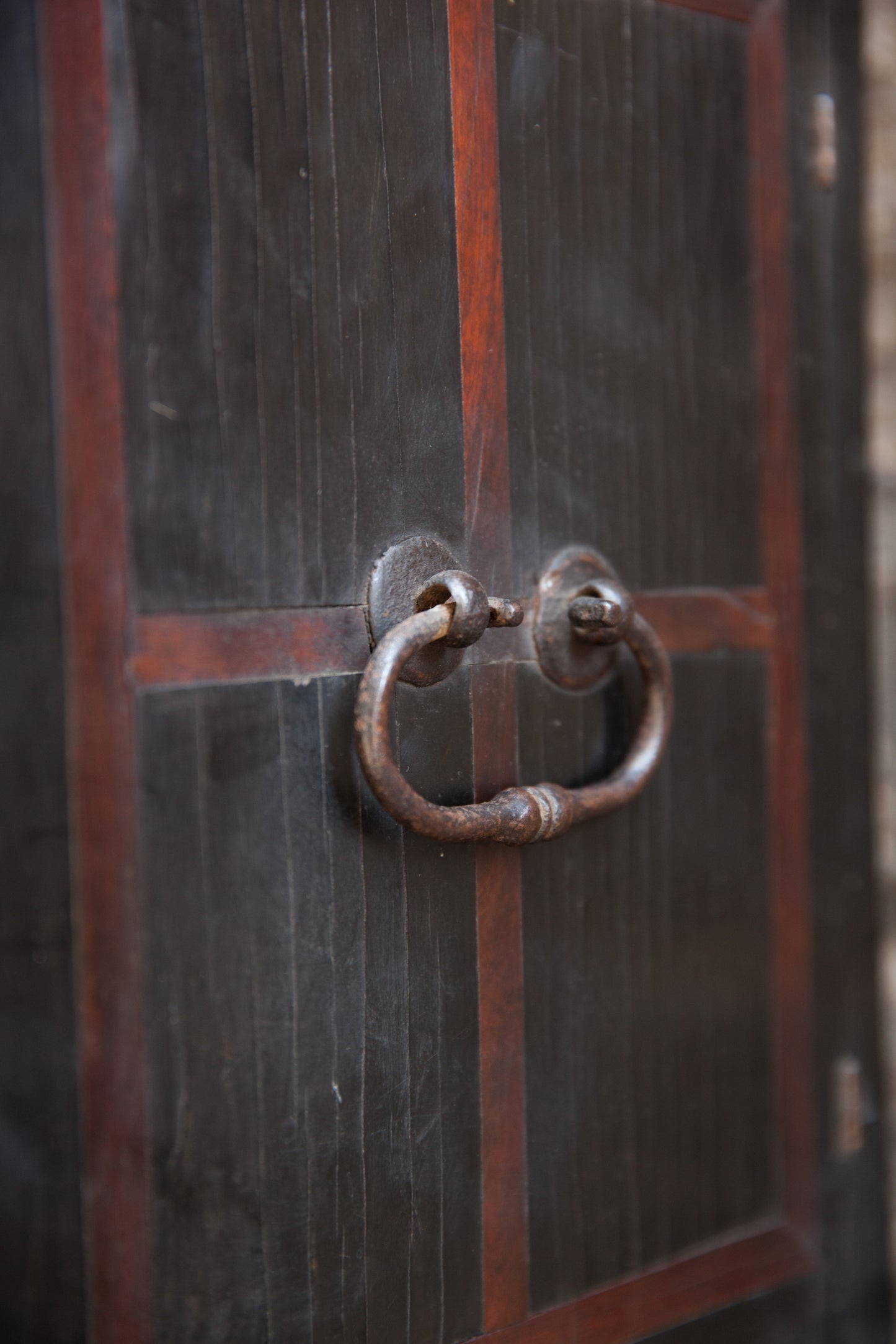 Very rare Collector's Cabinet, Antwerp, 17th century. Embroidered panels.