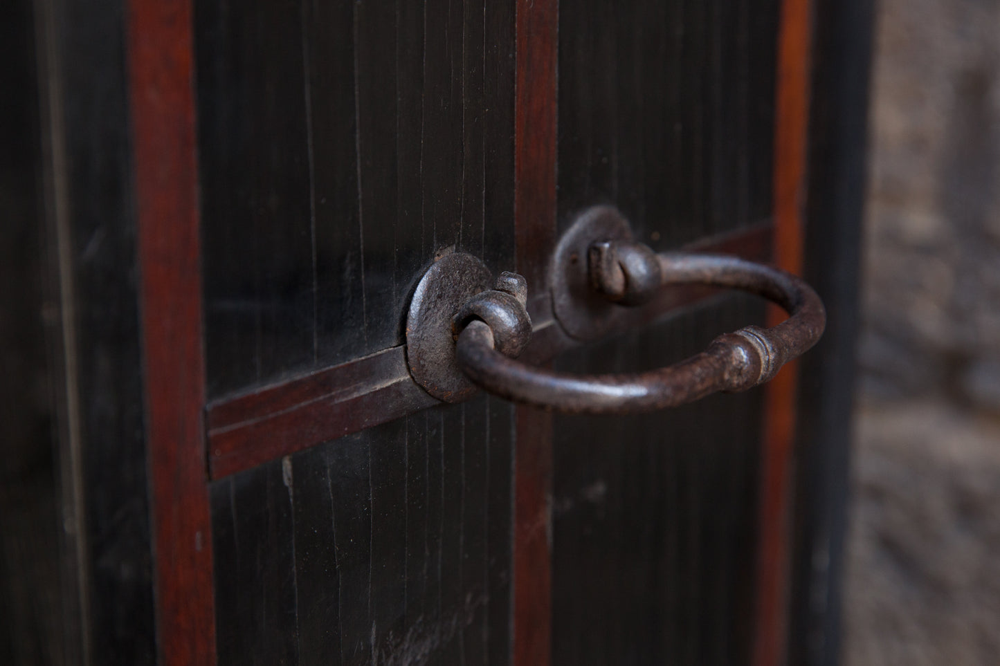 Very rare Collector's Cabinet, Antwerp, 17th century. Embroidered panels.