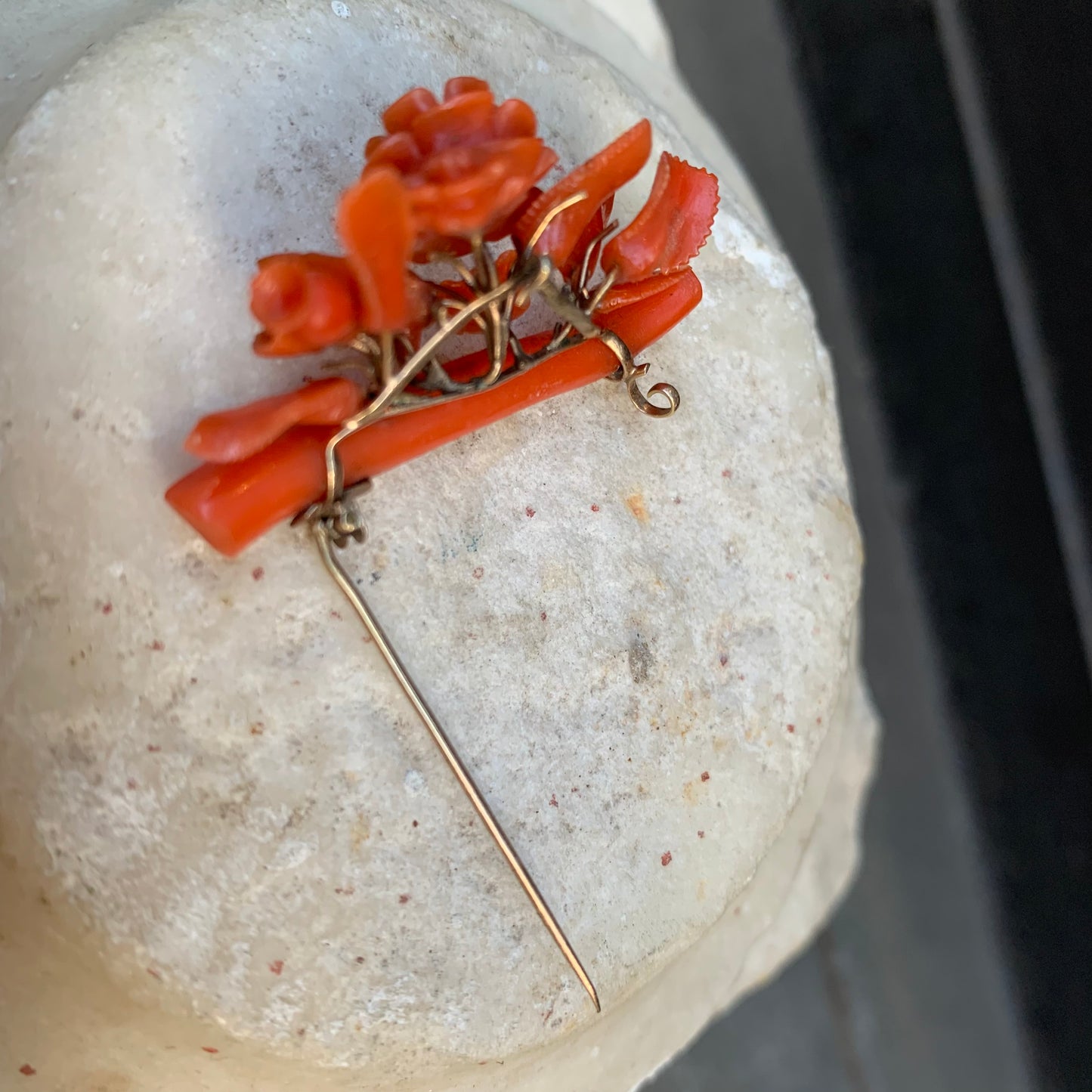 Coral brooch. Naples. XIX century.