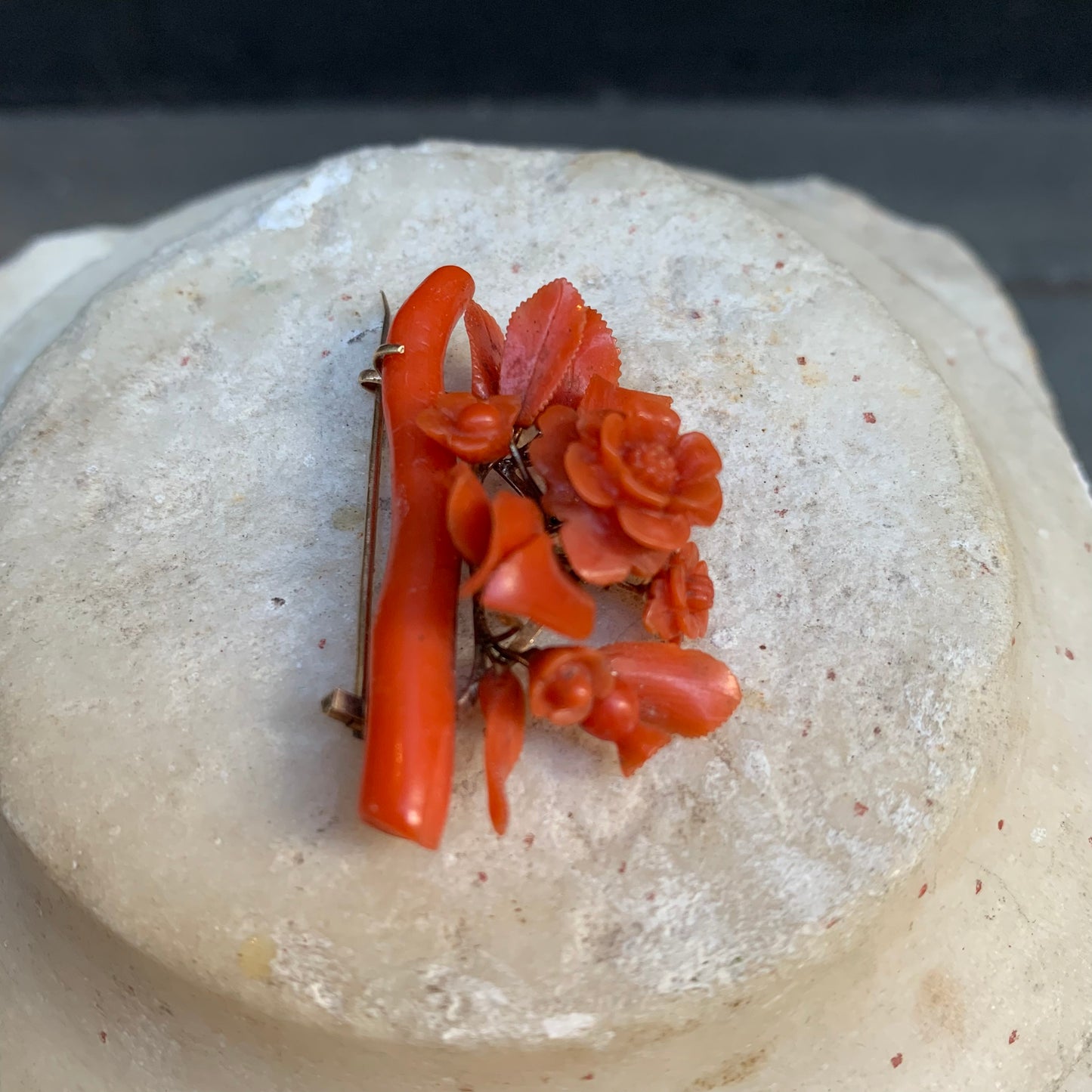 Coral brooch. Naples. XIX century.