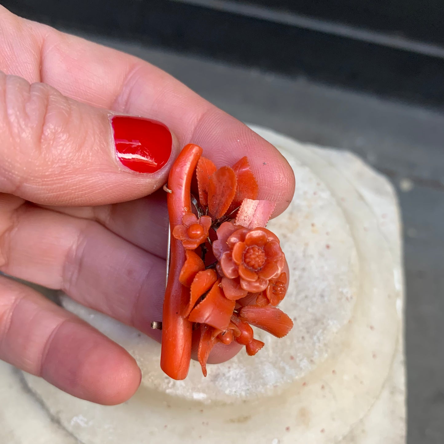 Coral brooch. Naples. XIX century.