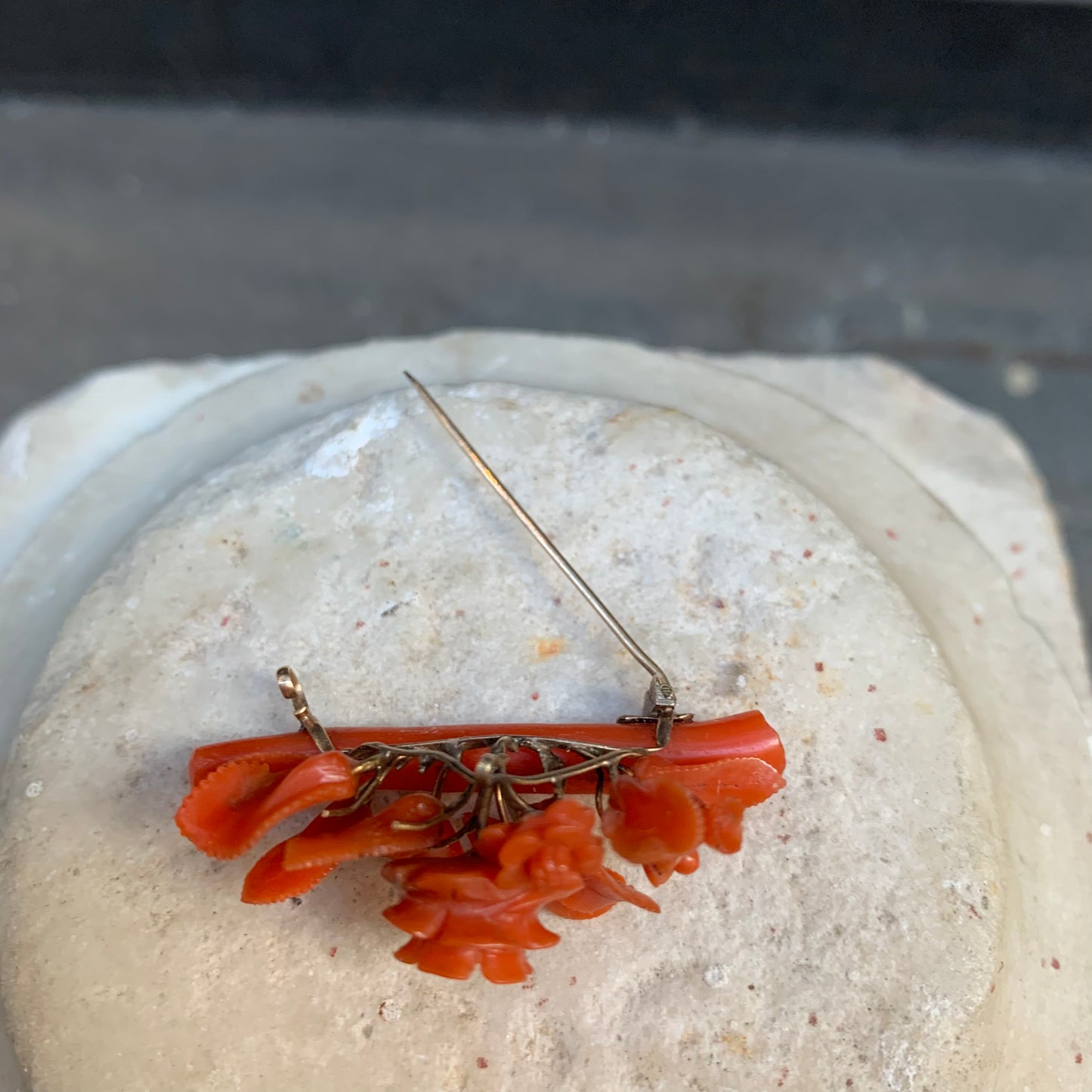 Coral brooch. Naples. XIX century.