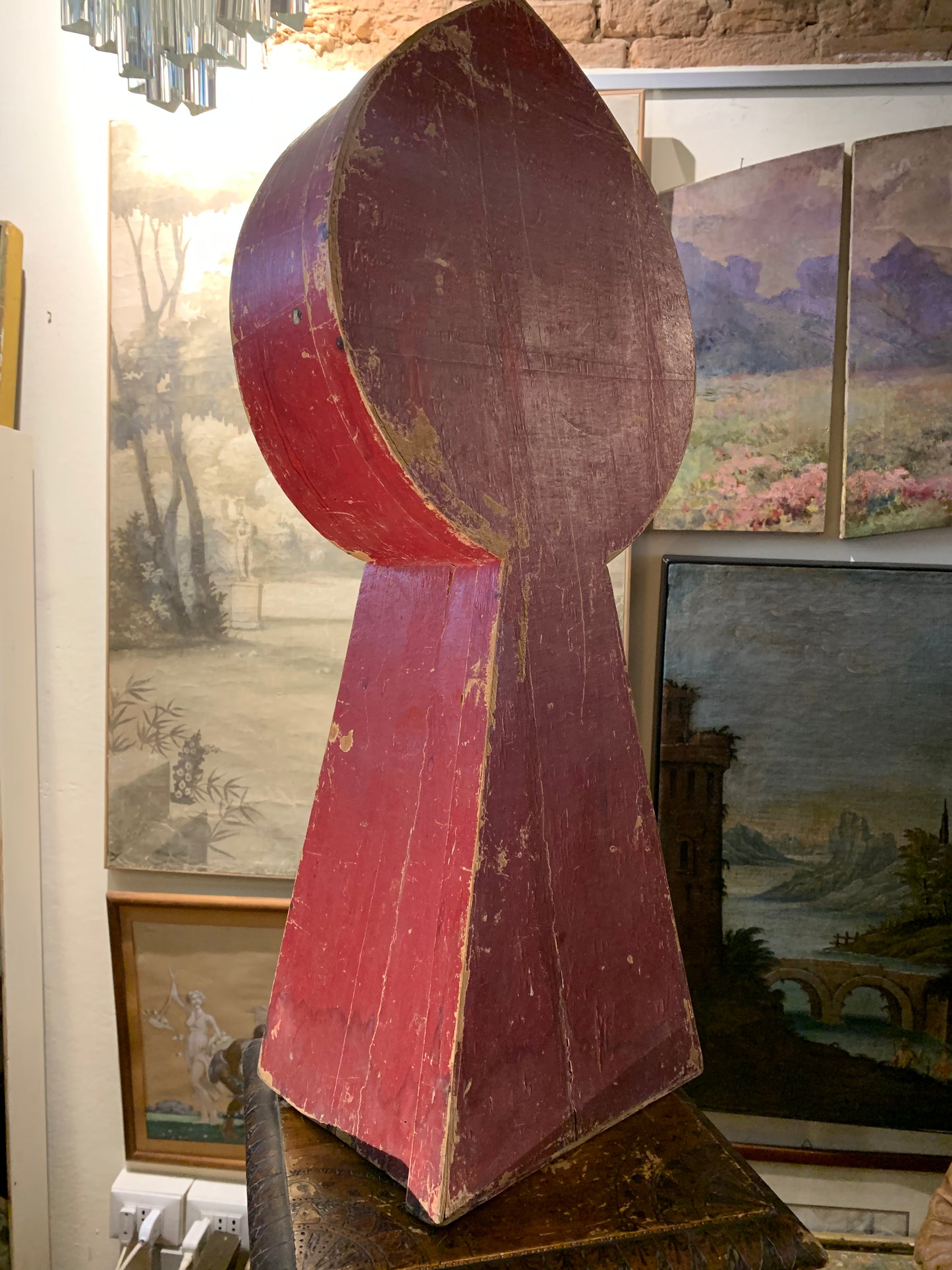 Antique case for a large object in wood and paper.