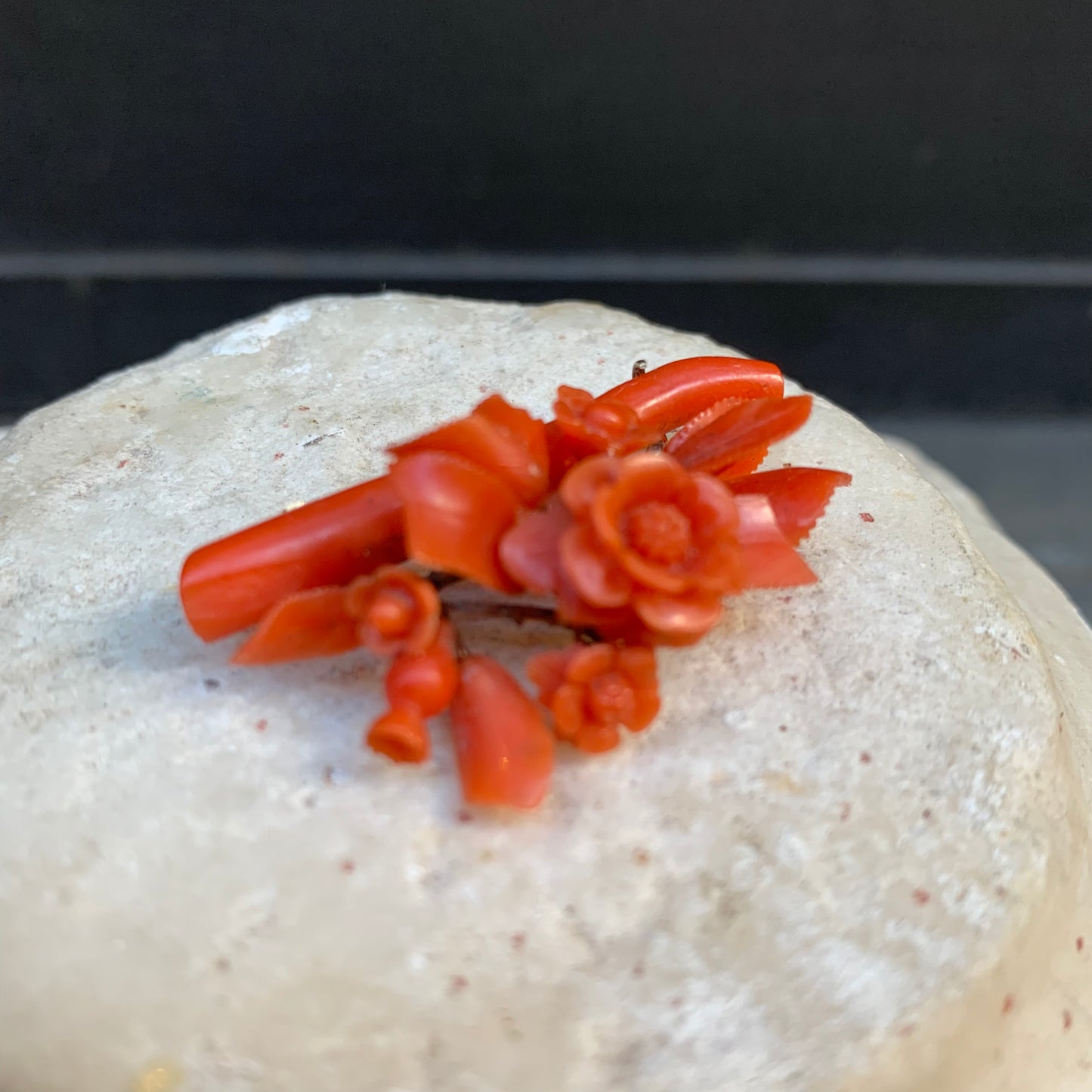 Coral brooch. Naples. XIX century.