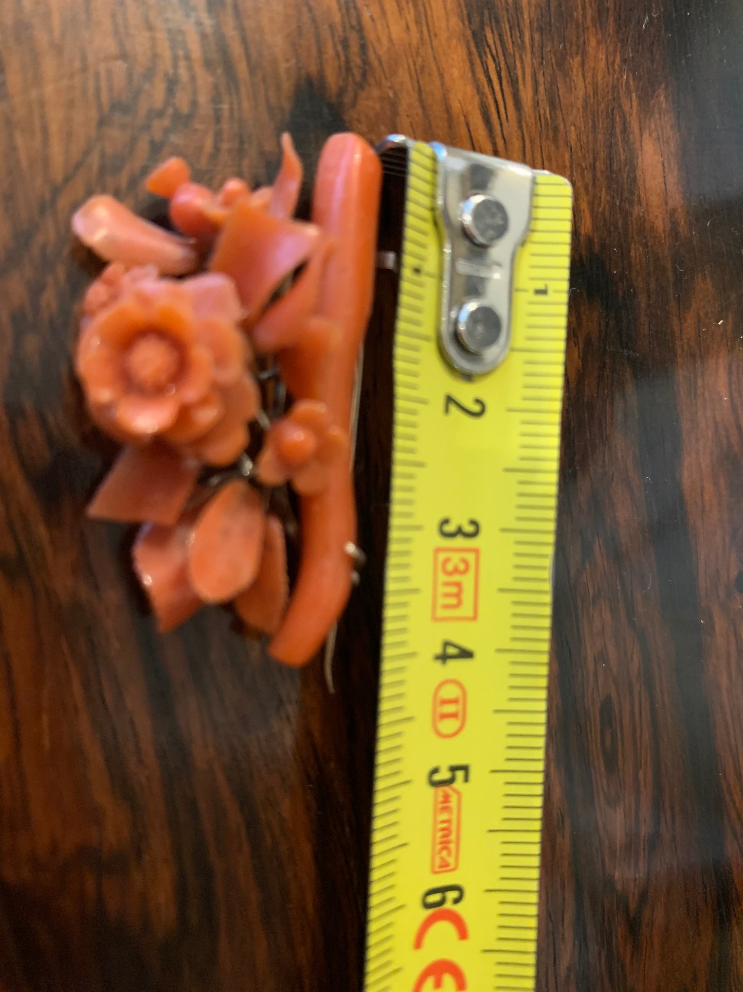 Coral brooch. Naples. XIX century.