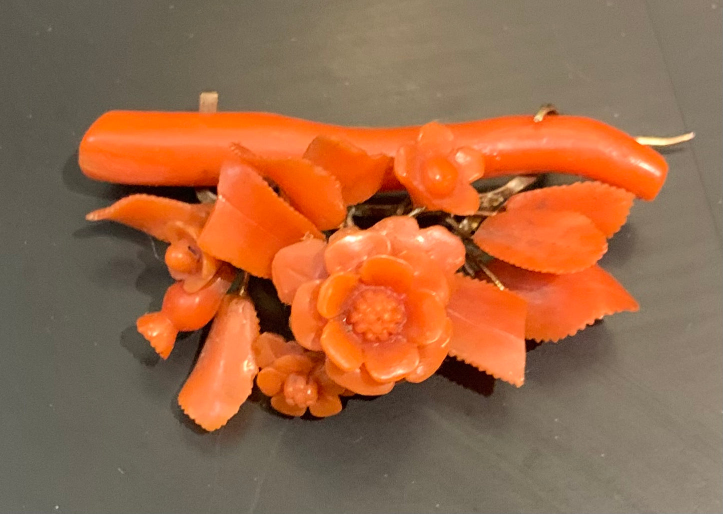 Coral brooch. Naples. XIX century.