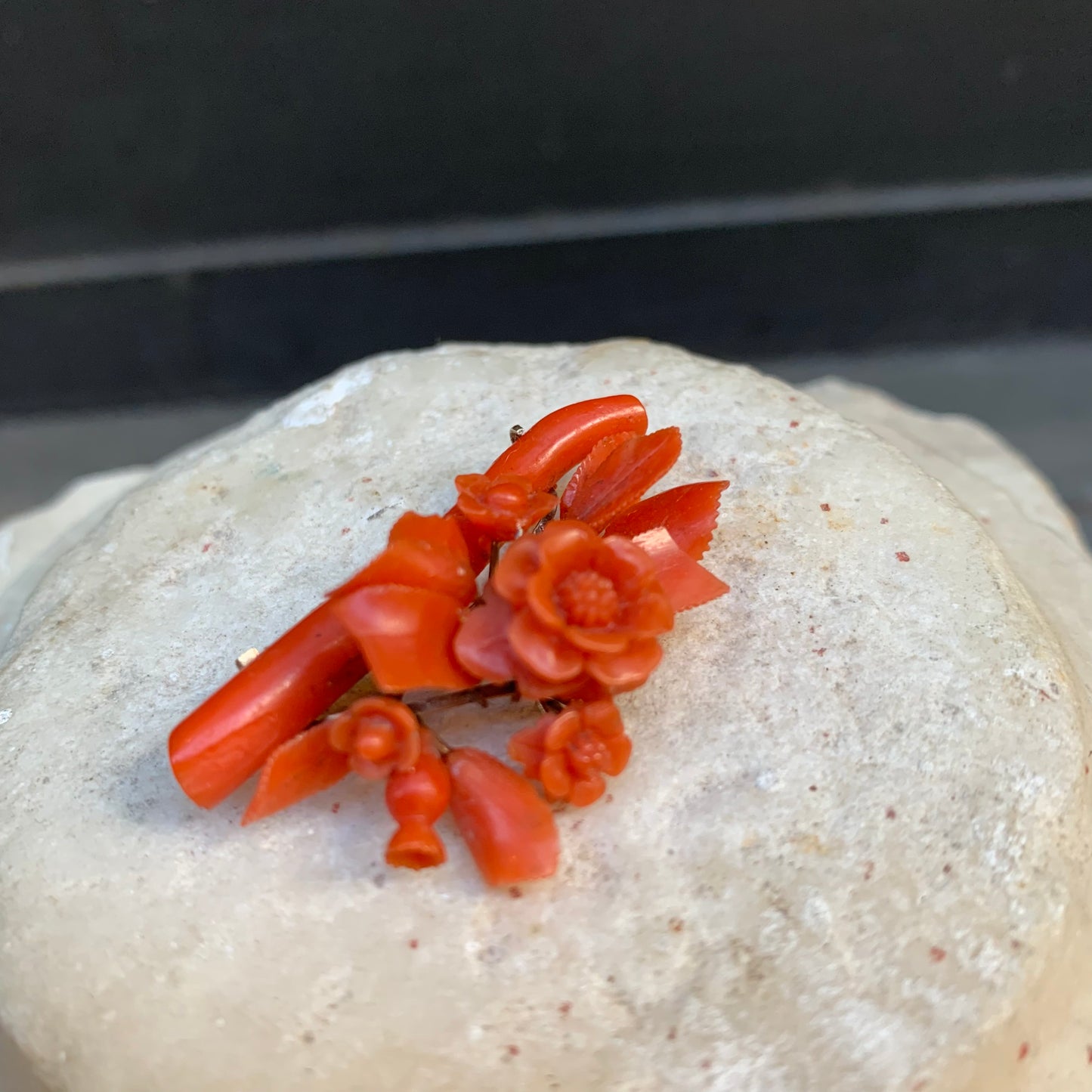 Coral brooch. Naples. XIX century.