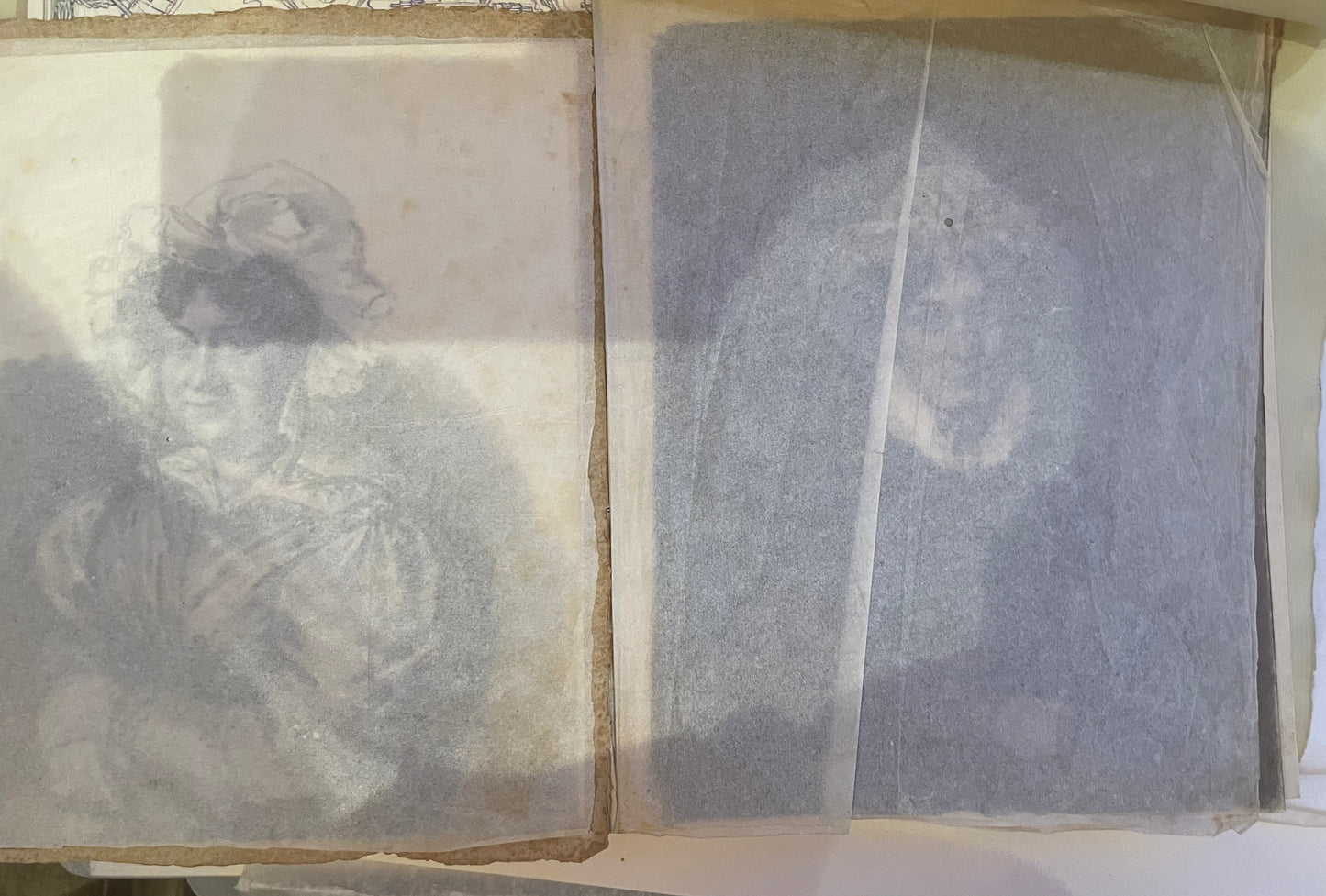Ritratto a carboncino di dama con la cuffia . Circa 1830