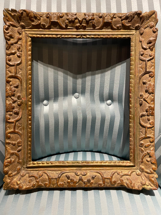 Cornice Luigi XV con fiori e volute, legno intagliato e dorato, Francia, XVIII secolo

 47,5 × 40 centimetri