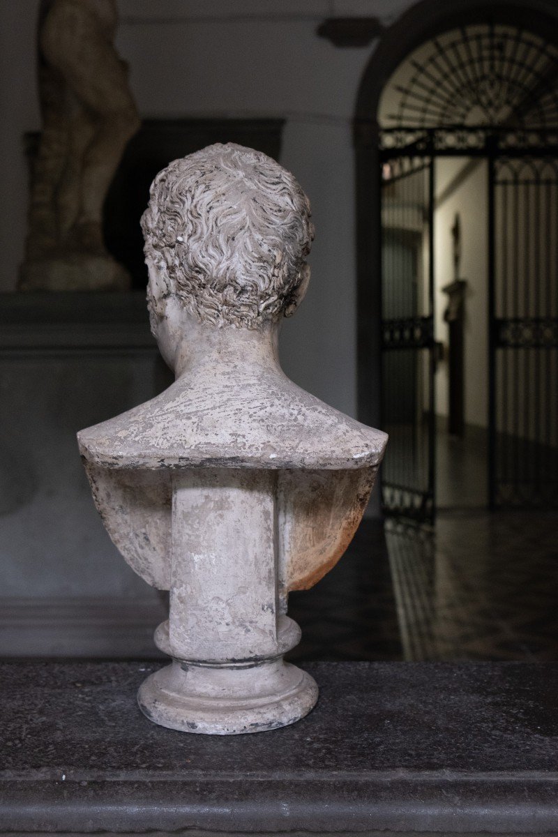 Two Portrait Busts Of 19th Century Neapolitan Aristocrats. Charles X Era, Circa 1820.