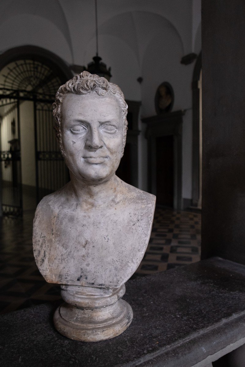 Two Portrait Busts Of 19th Century Neapolitan Aristocrats. Charles X Era, Circa 1820.