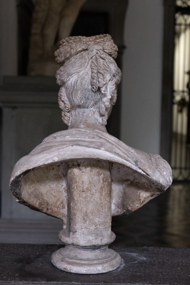 Two Portrait Busts Of 19th Century Neapolitan Aristocrats. Charles X Era, Circa 1820.