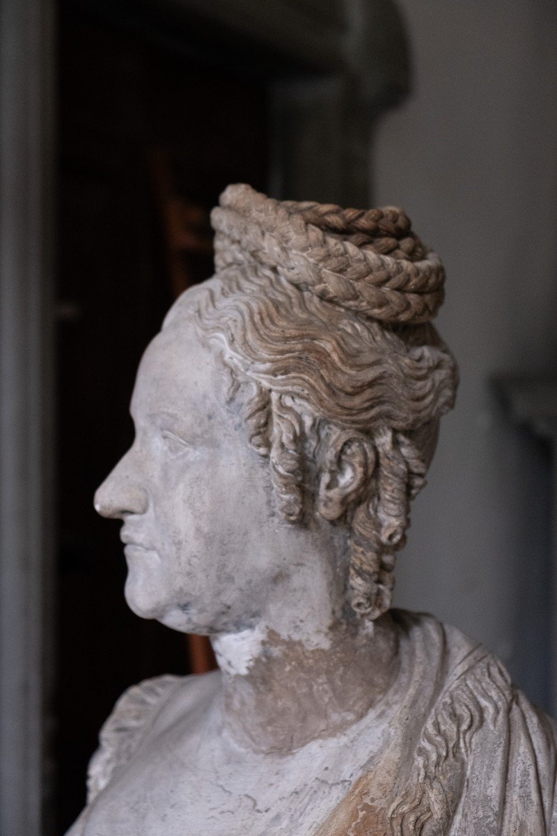 Two Portrait Busts Of 19th Century Neapolitan Aristocrats. Charles X Era, Circa 1820.