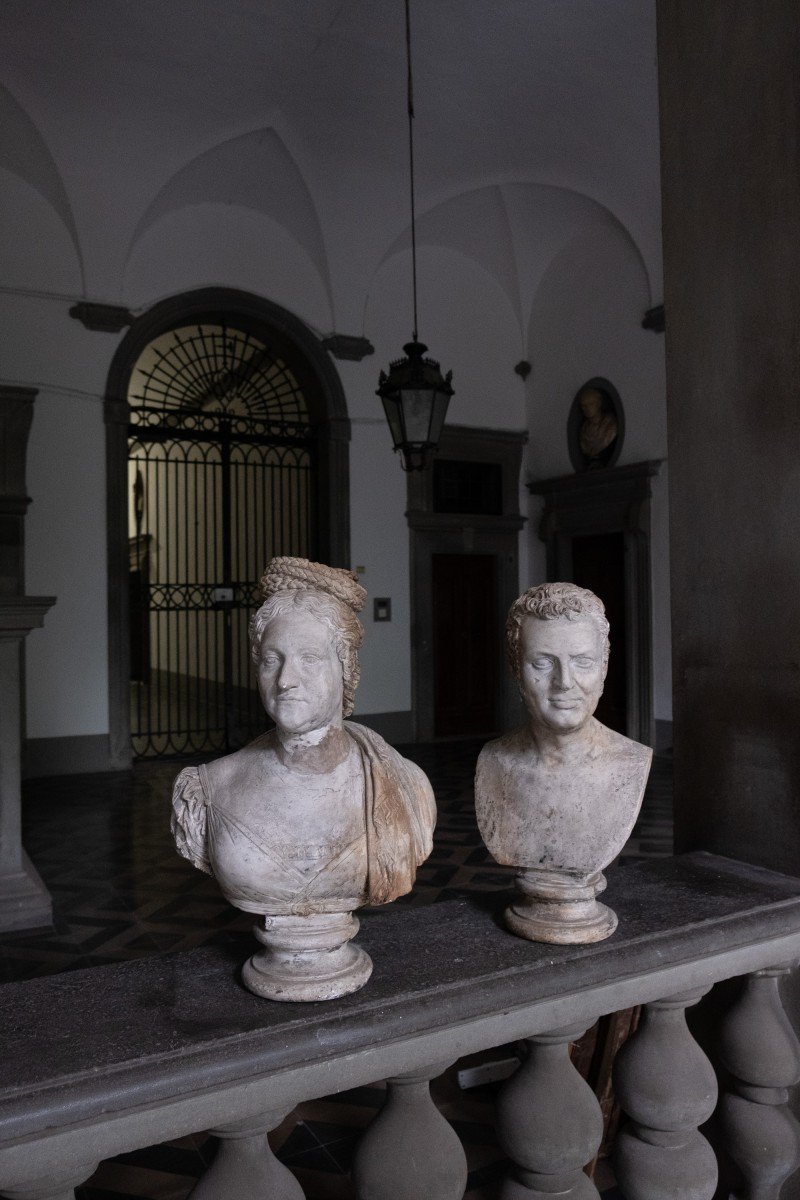 Two Portrait Busts Of 19th Century Neapolitan Aristocrats. Charles X Era, Circa 1820.