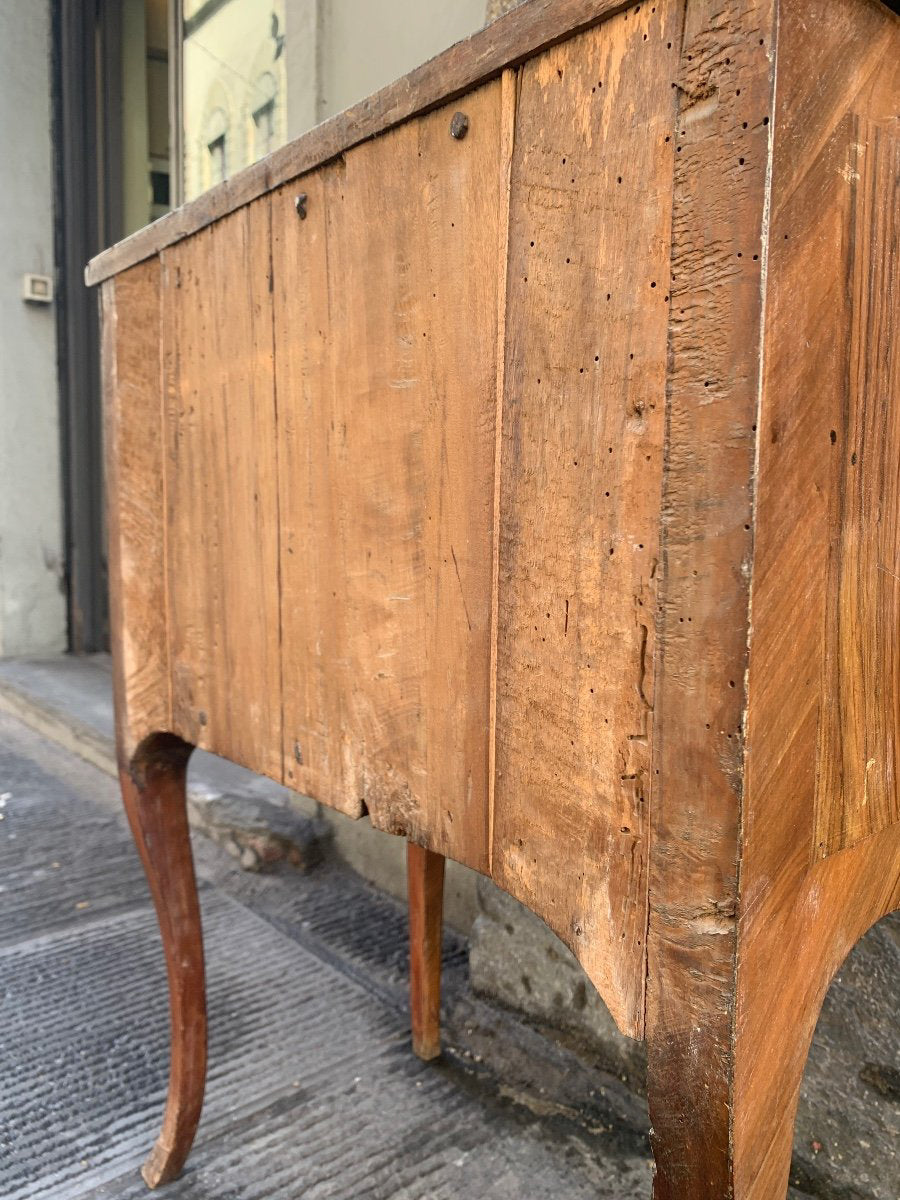 Small Chest Of Drawers In Walnut Veneer, Italy, 18th Century