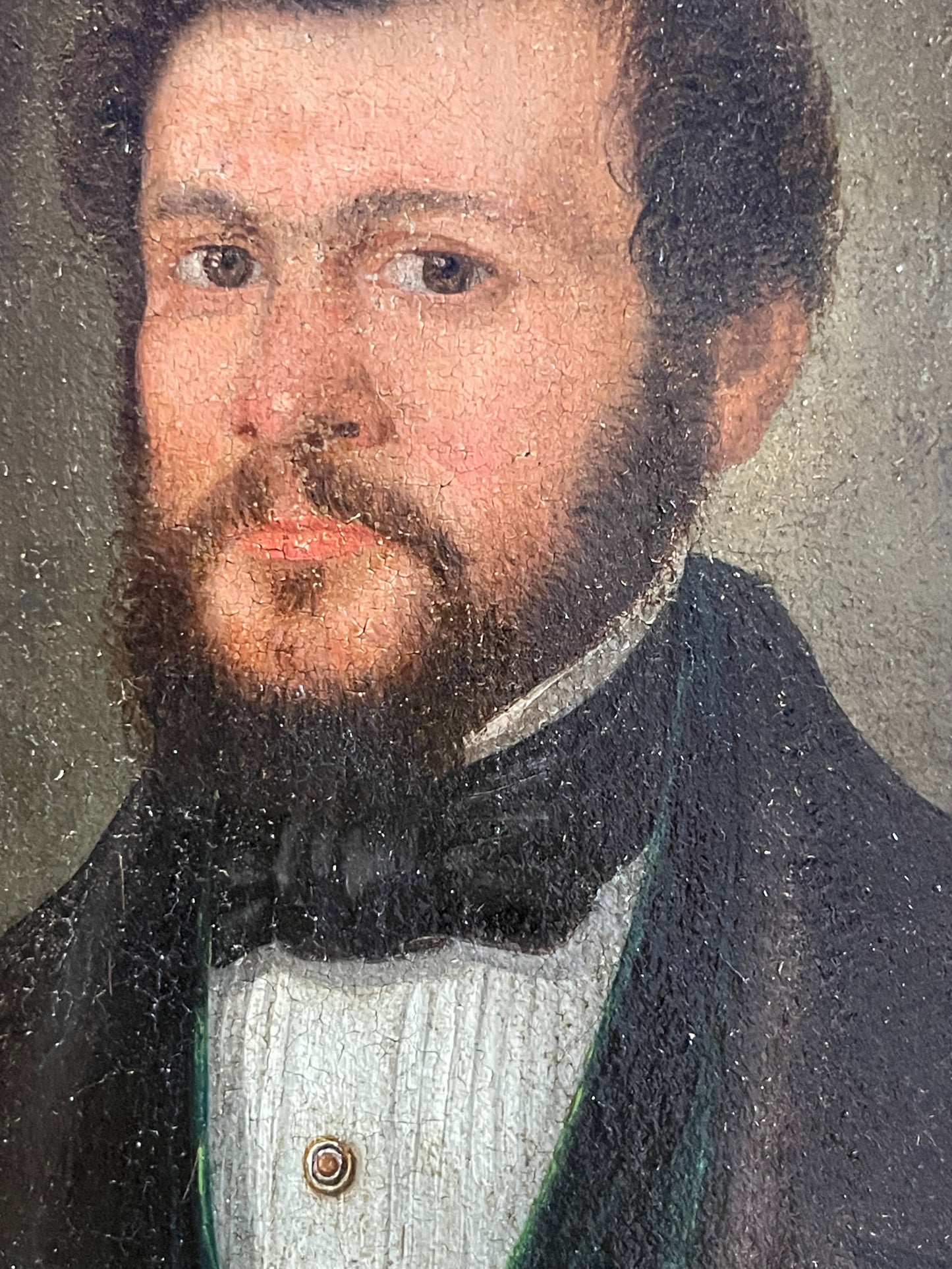 SOLD Piccolo ritratto di gentiluomo con gilet verde e cravatta a fiocco, circa 1825-1835. Cm 22 x 17