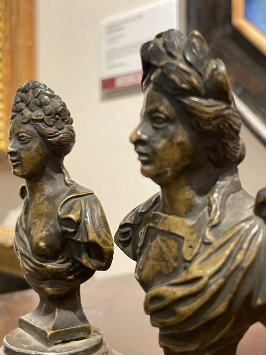 Coppia di busti in bronzo, antiche maniglie da mobile, XVIII / XIX secolo