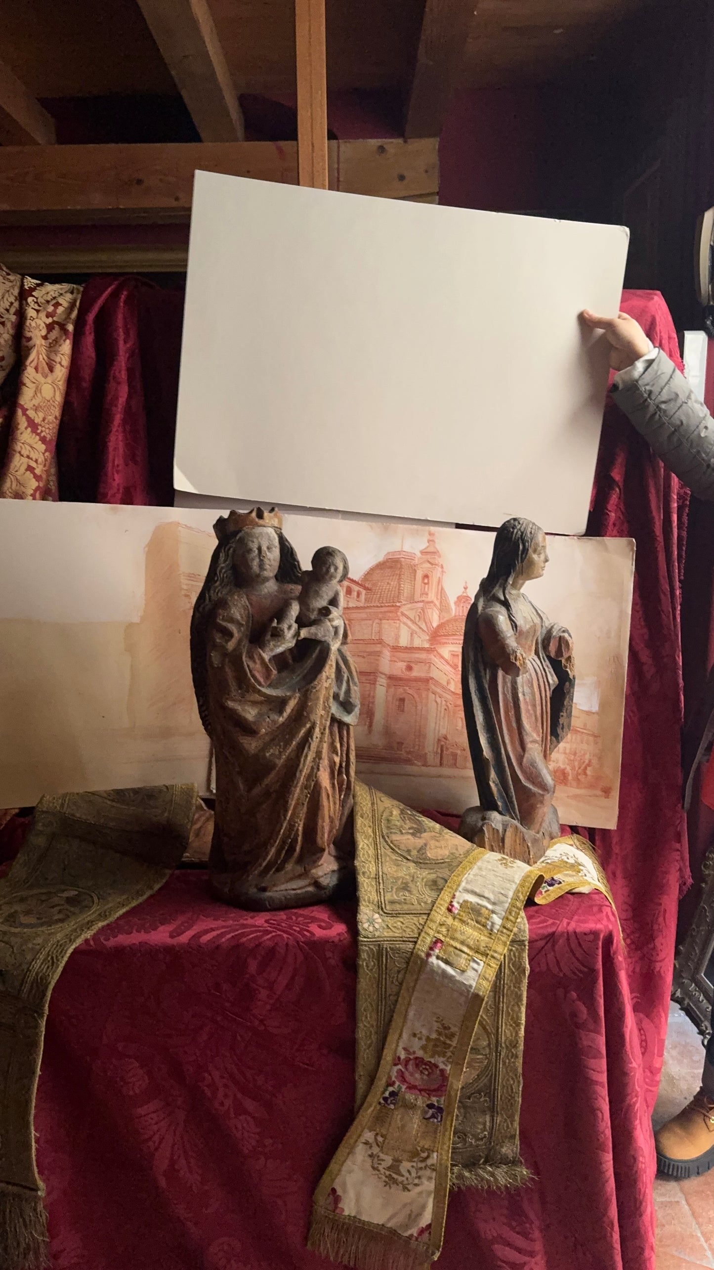 Madonna. Scultura in legno intagliato policromo. Tardo Rinascimento.