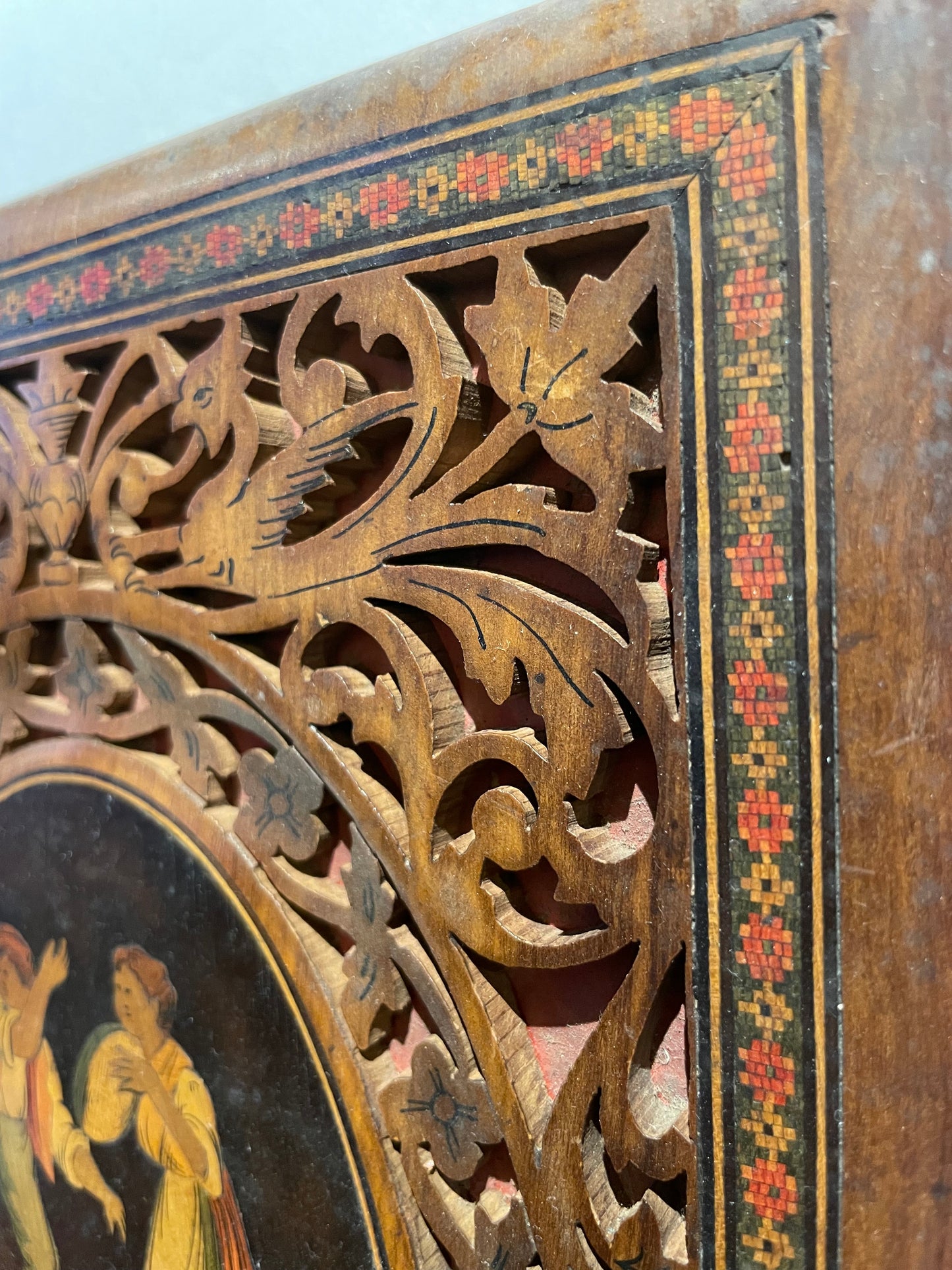 Cartella portalettere intarsiata “Tamburiata”, Sorrento, seconda metà XIX secolo, cm 26 x 20 (chiusa), cm 26 x 41 (aperta)