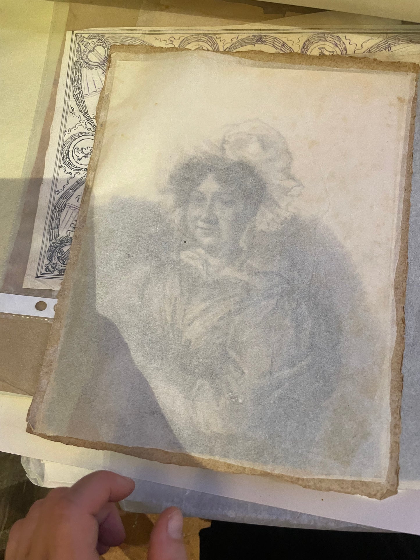Ritratto a carboncino di dama con la cuffia . Circa 1830