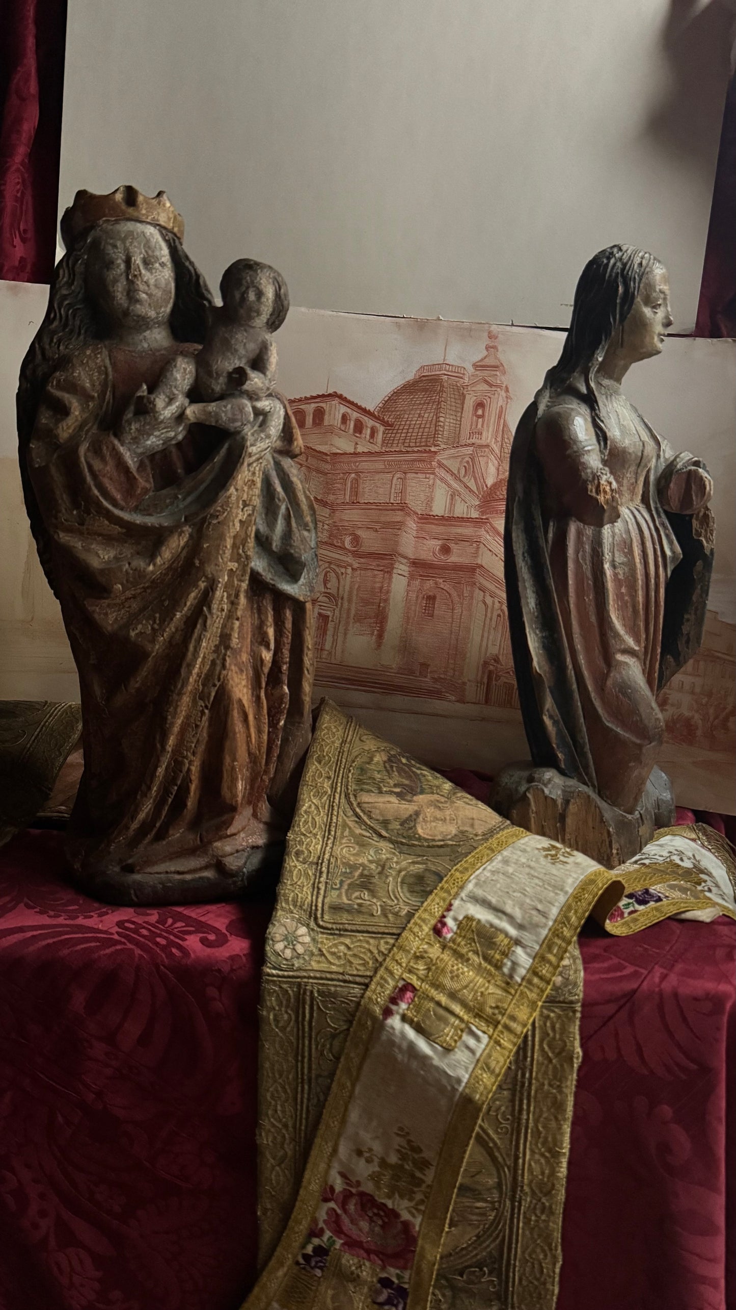 Madonna. Scultura in legno intagliato policromo. Tardo Rinascimento.