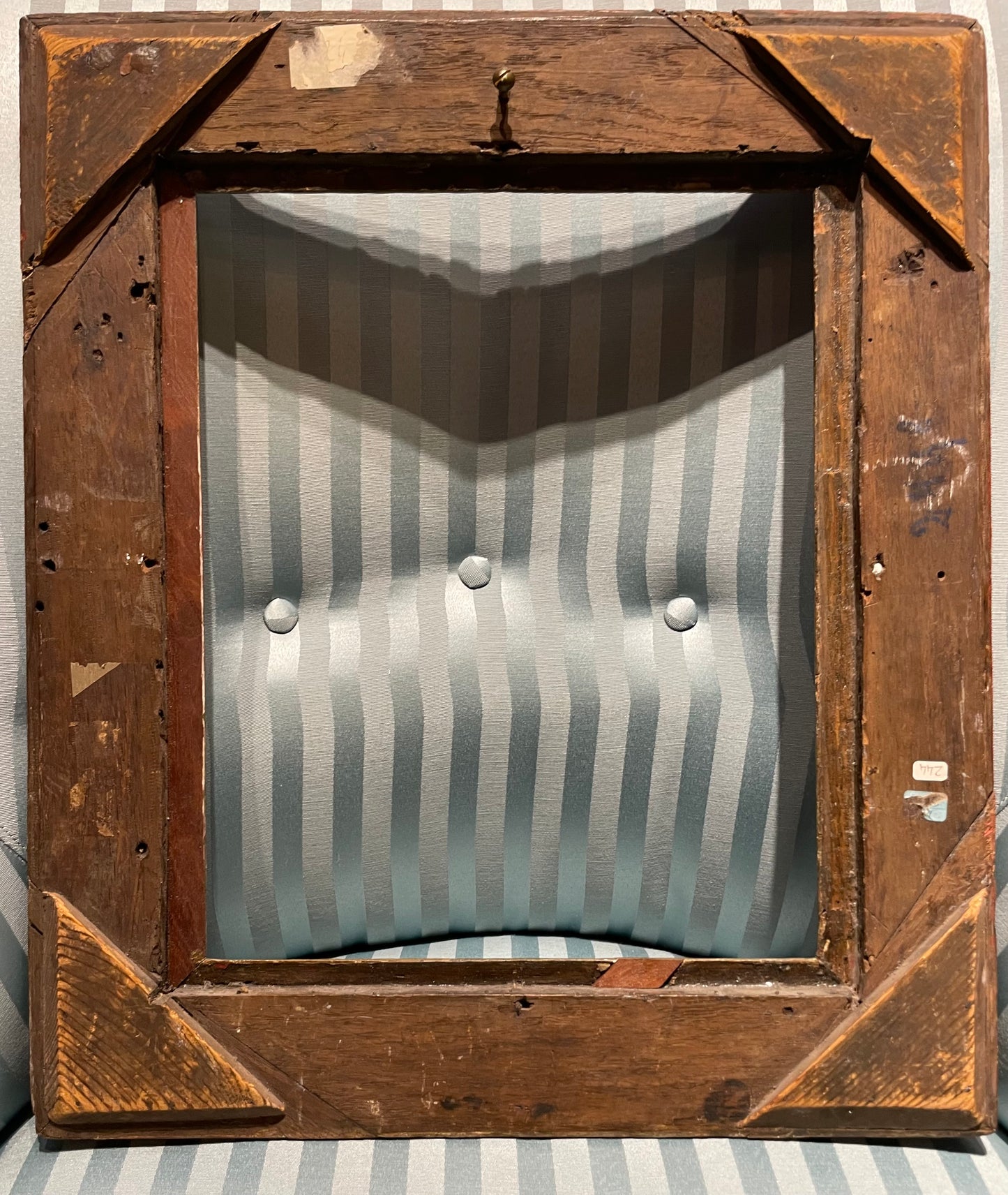 Cornice Luigi XV con fiori e volute, legno intagliato e dorato, Francia, XVIII secolo

 47,5 × 40 centimetri