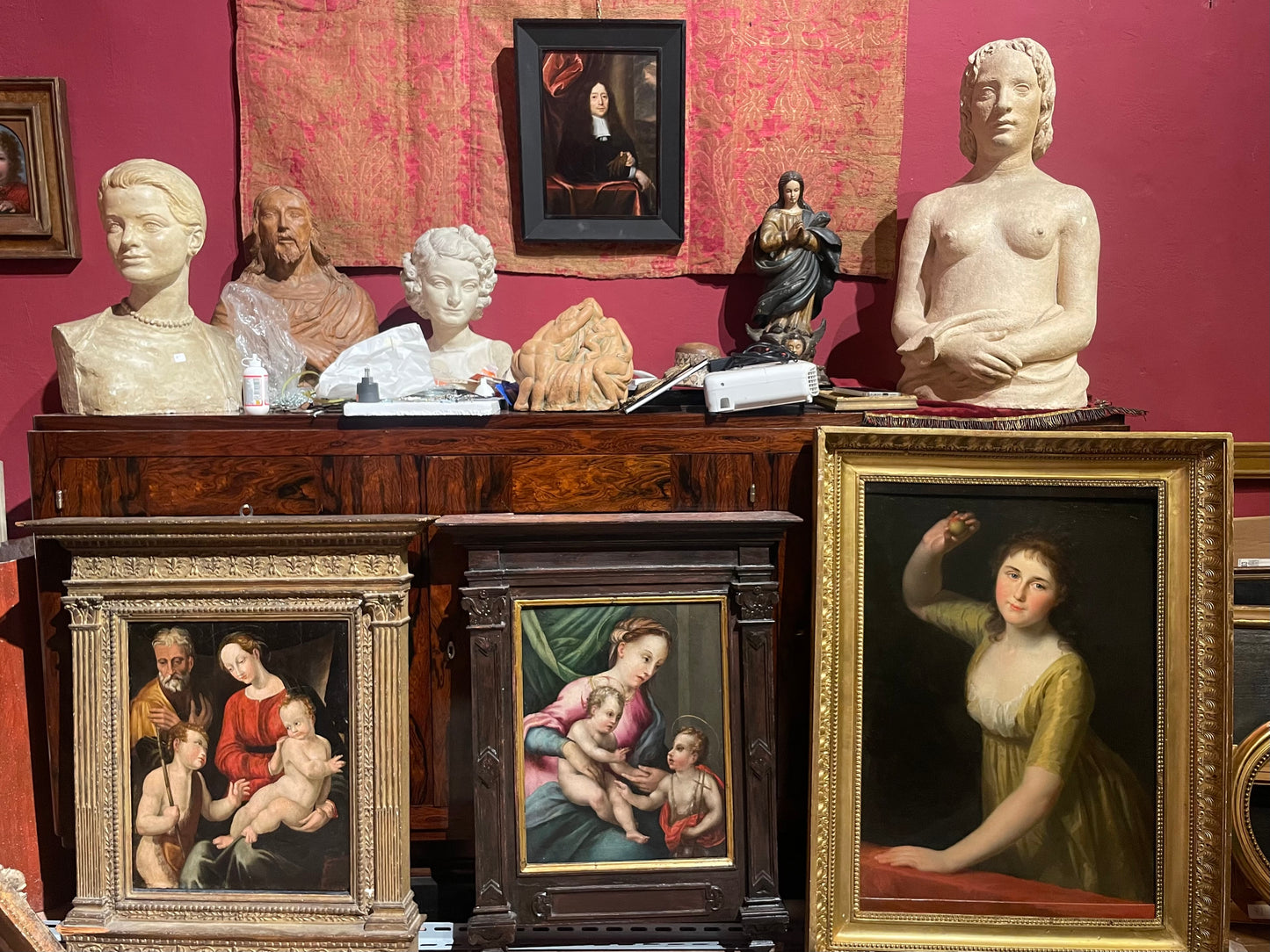 Scuola toscana (ambito fiorentino), fine XVI secolo. Sacra famiglia con San Giuseppe

Sacra Famiglia con la Vergine, il Bambino Gesù, San Giovannino e San Giuseppe