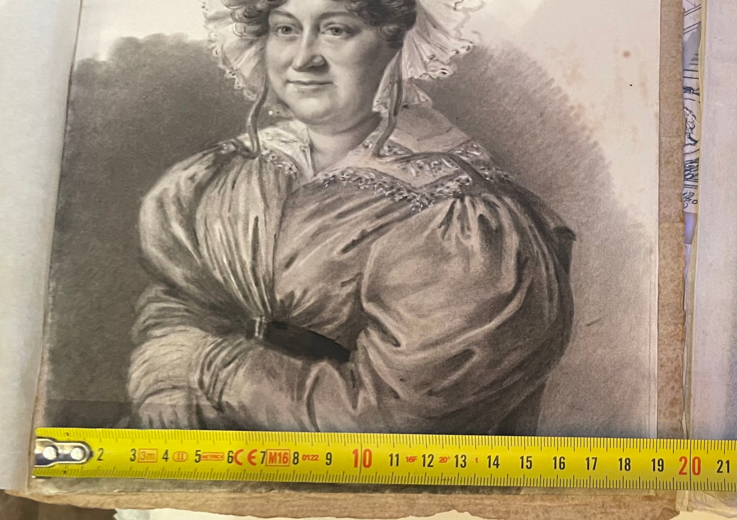 Ritratto a carboncino di dama con la cuffia . Circa 1830