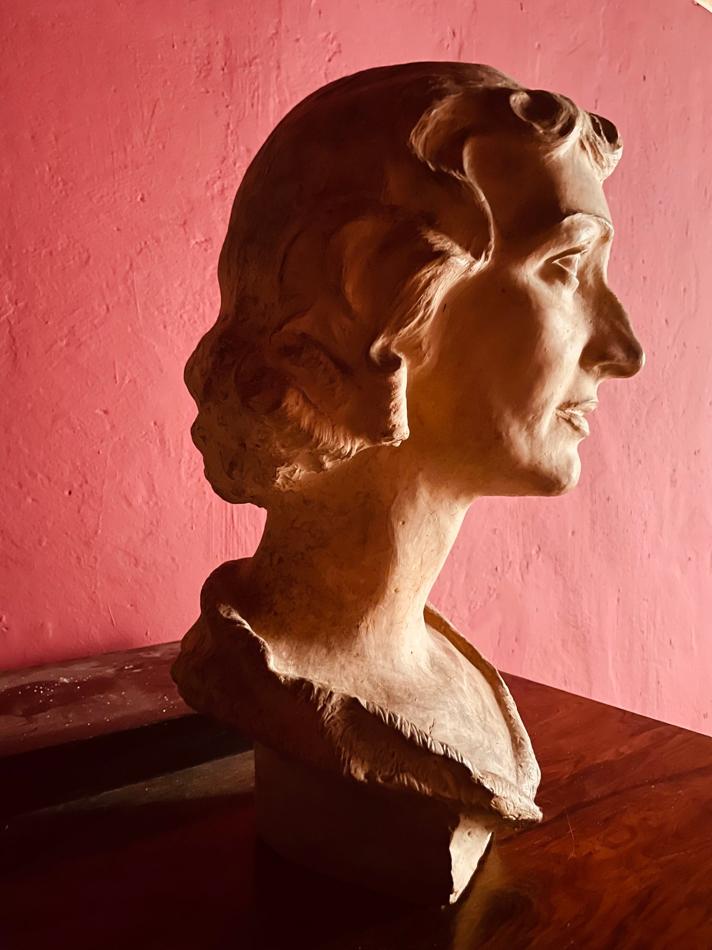 Giorgio Rossi (1892–1963) Ritratto femminile (moglie di Gianni Vagnetti), anni '30 Terracotta Altezza: 44 cm