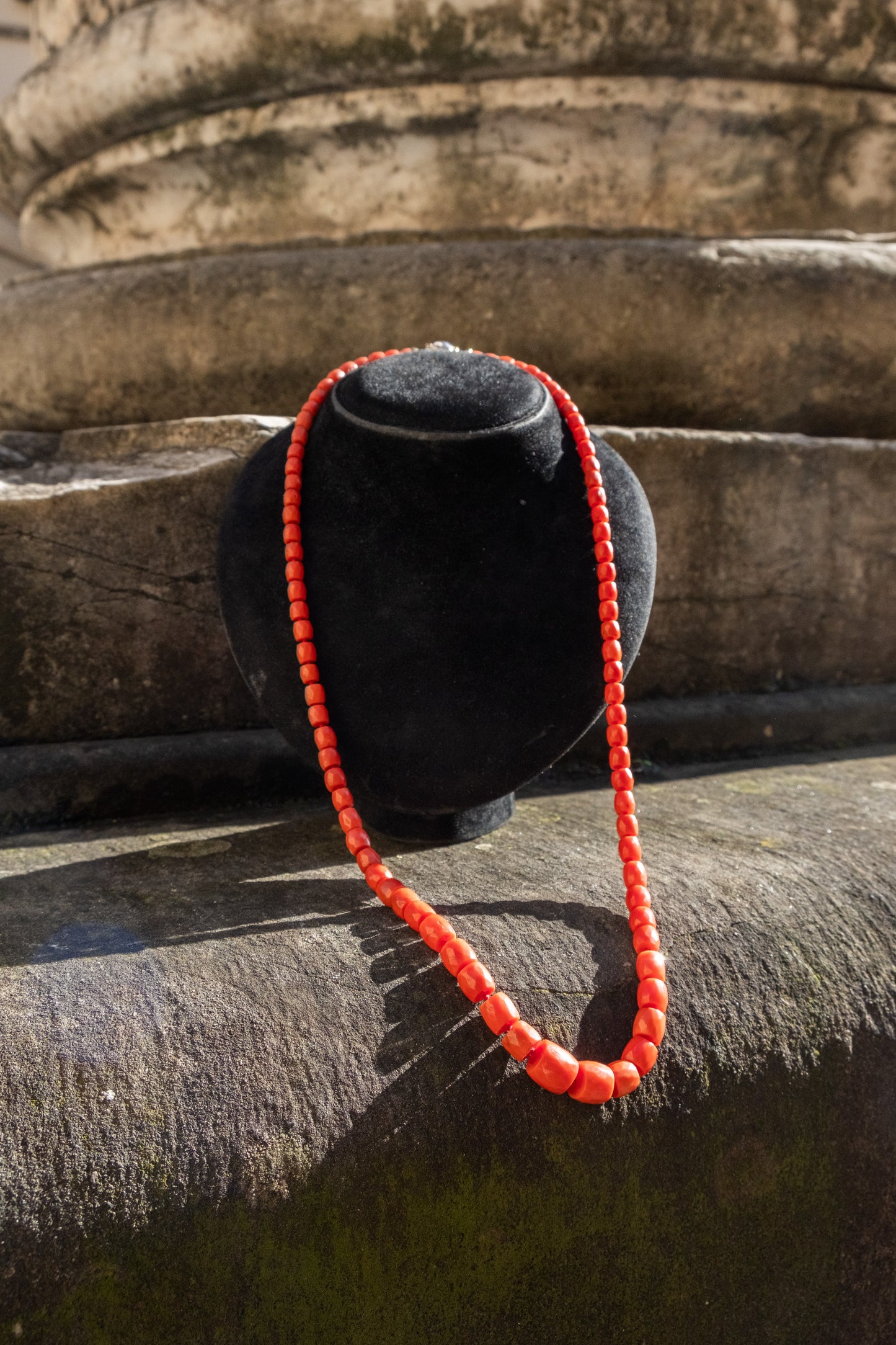 Italian necklace in antique coral with Gold And Diamond Clasp. 77cm, 77gramms