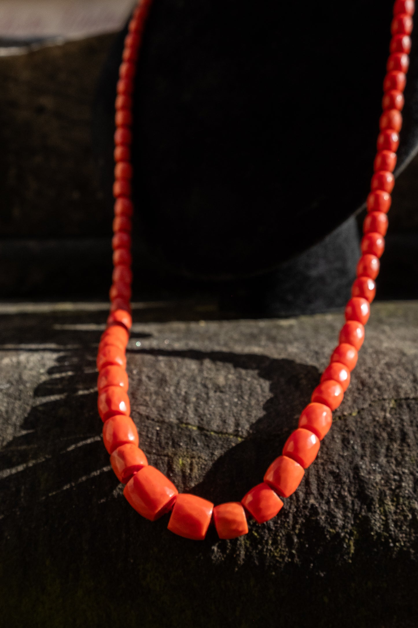 Italian necklace in antique coral with Gold And Diamond Clasp. 77cm, 77gramms