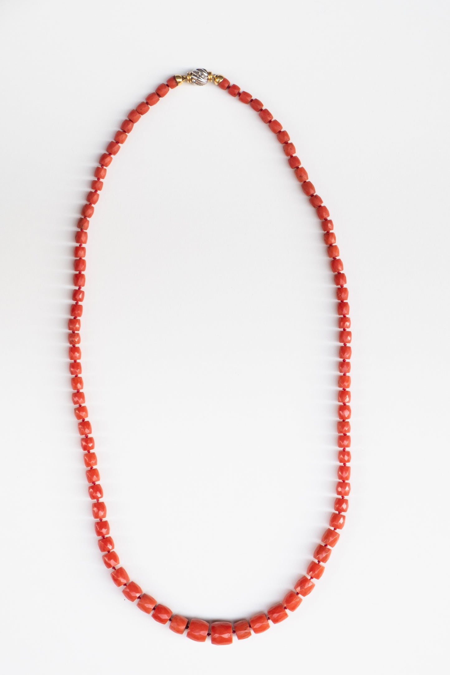 Italian necklace in antique coral with Gold And Diamond Clasp. 77cm, 77gramms