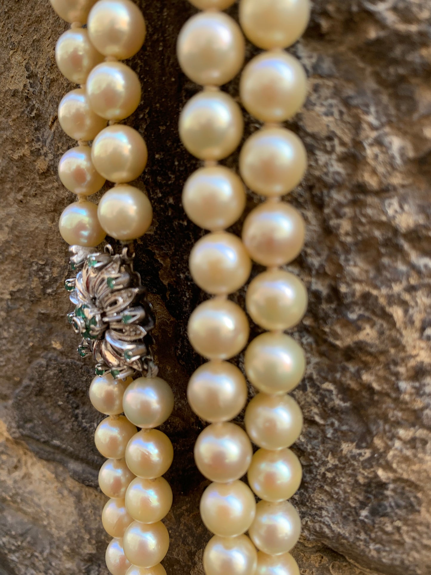 Vintage 1960s Double Strand Cultured Pearl and White Gold and Emerald Clasp Necklace