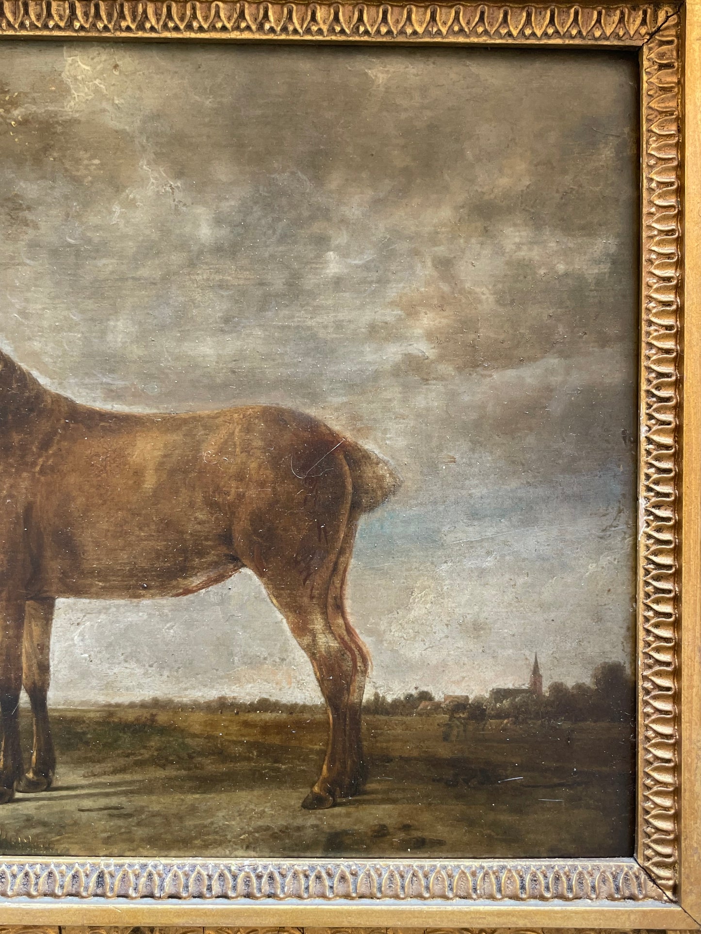 Cavallo bruno davanti a un villaggio, scuola olandese del XVIII secolo