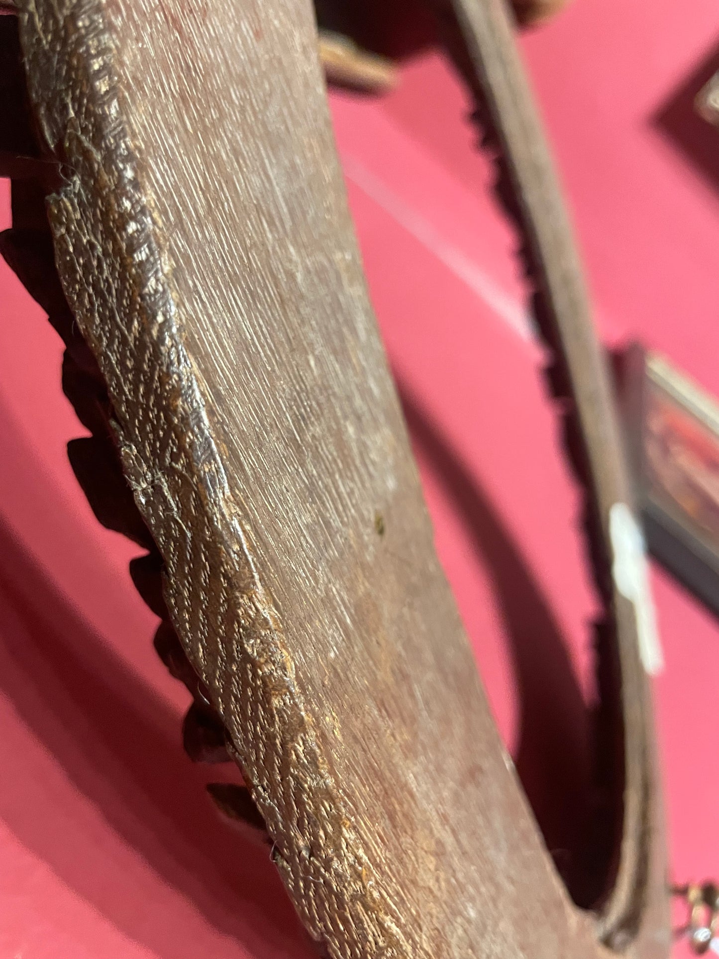 Cornice in rovere intagliato con motivi floreali, periodo Luigi XV, metà del XVIII secolo