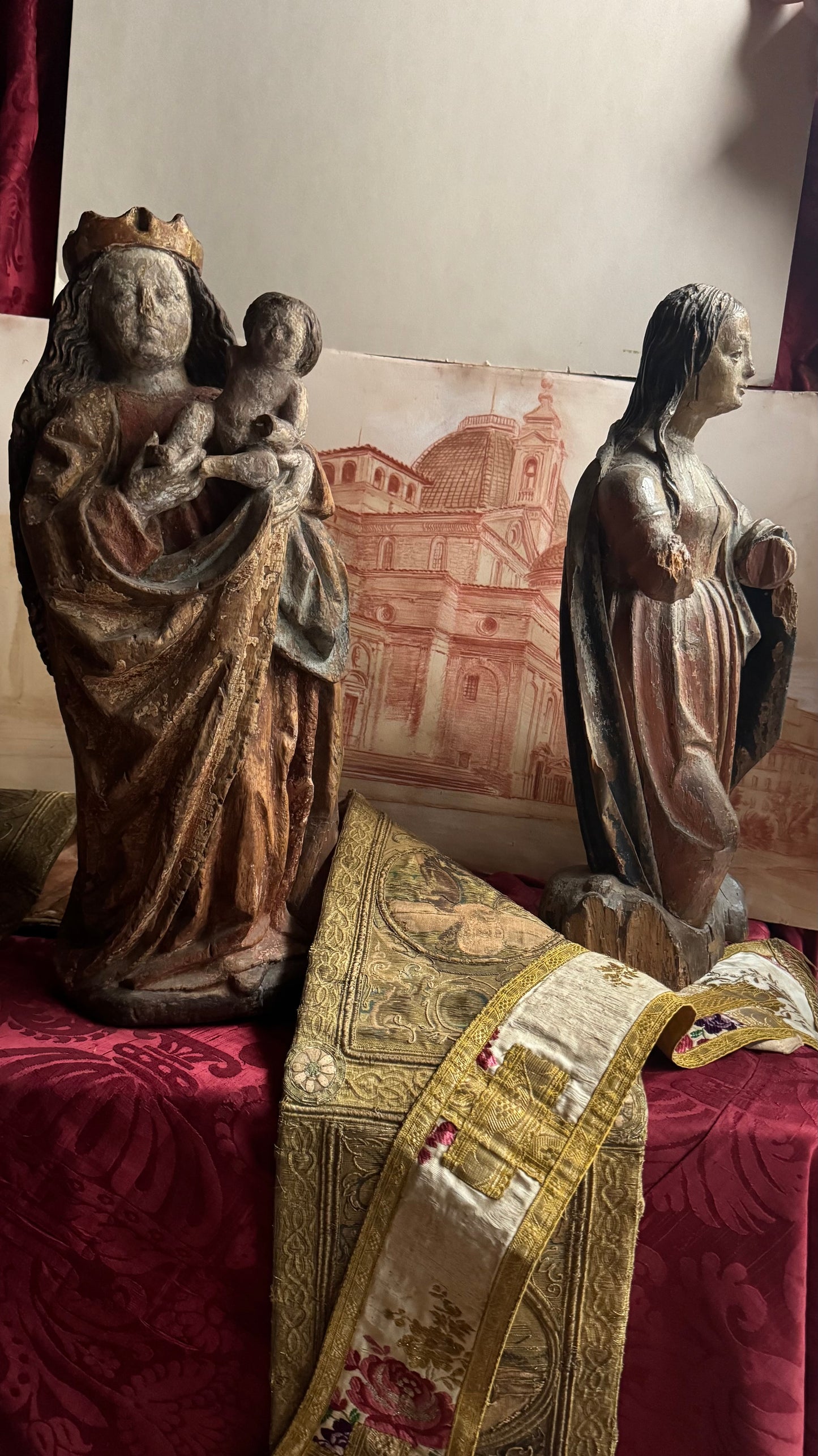 Madonna. Scultura in legno intagliato policromo. Tardo Rinascimento.